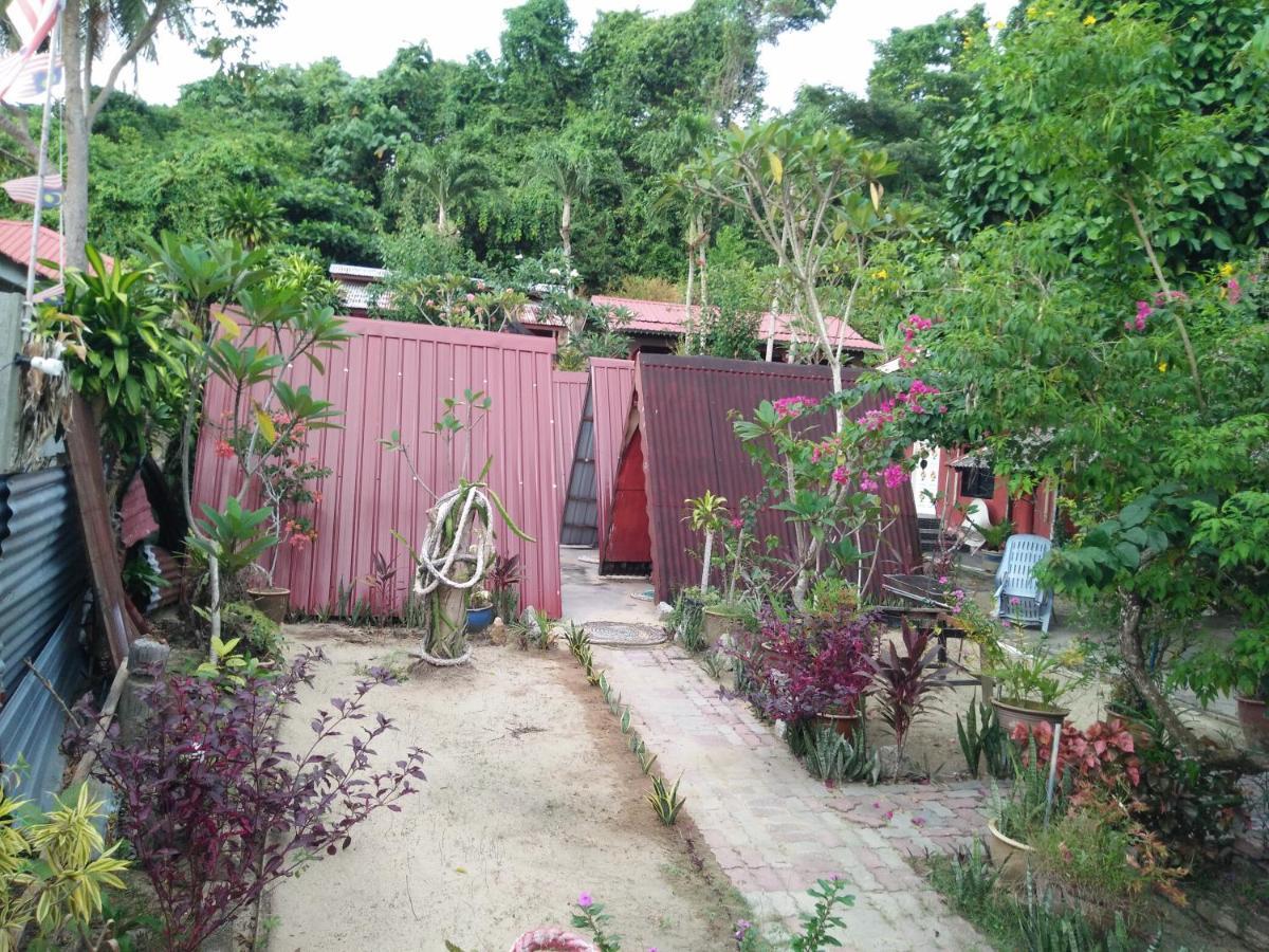 Готель Nazri Nipah Camp Pangkor Кампунг-Телюк-Ніпа Екстер'єр фото