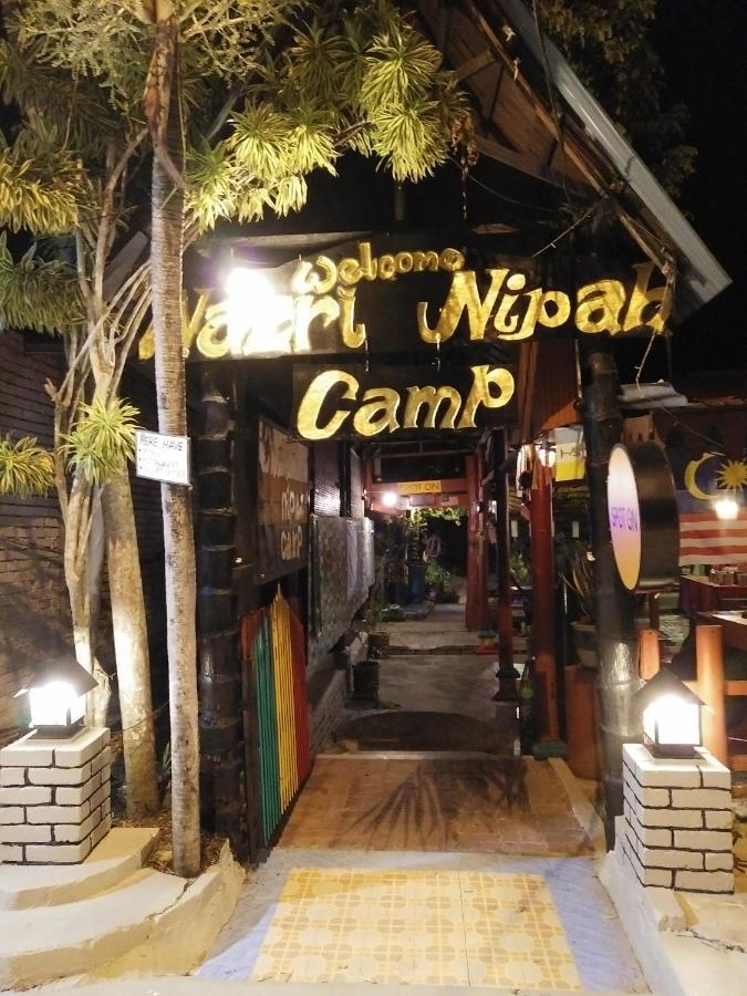 Готель Nazri Nipah Camp Pangkor Кампунг-Телюк-Ніпа Екстер'єр фото