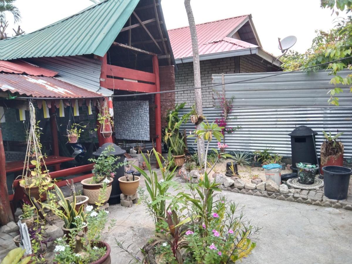 Готель Nazri Nipah Camp Pangkor Кампунг-Телюк-Ніпа Екстер'єр фото
