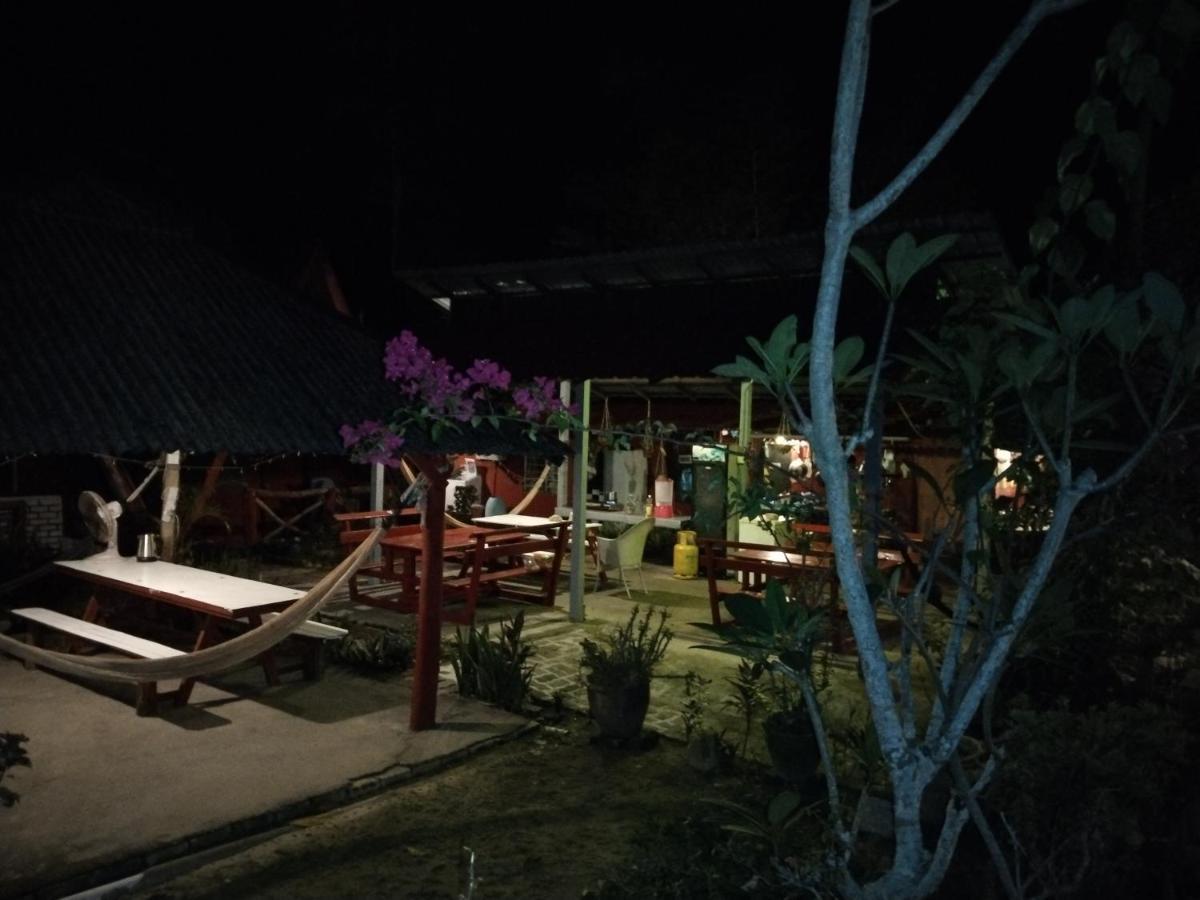 Готель Nazri Nipah Camp Pangkor Кампунг-Телюк-Ніпа Екстер'єр фото