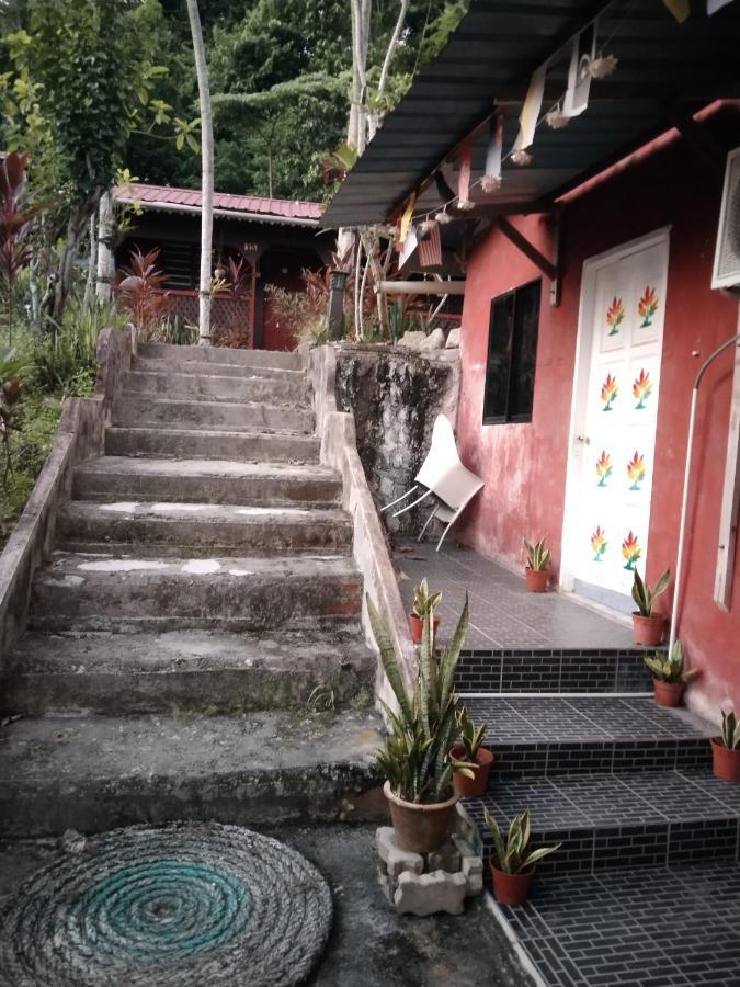 Готель Nazri Nipah Camp Pangkor Кампунг-Телюк-Ніпа Екстер'єр фото