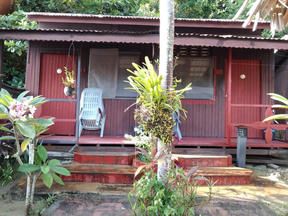 Готель Nazri Nipah Camp Pangkor Кампунг-Телюк-Ніпа Екстер'єр фото