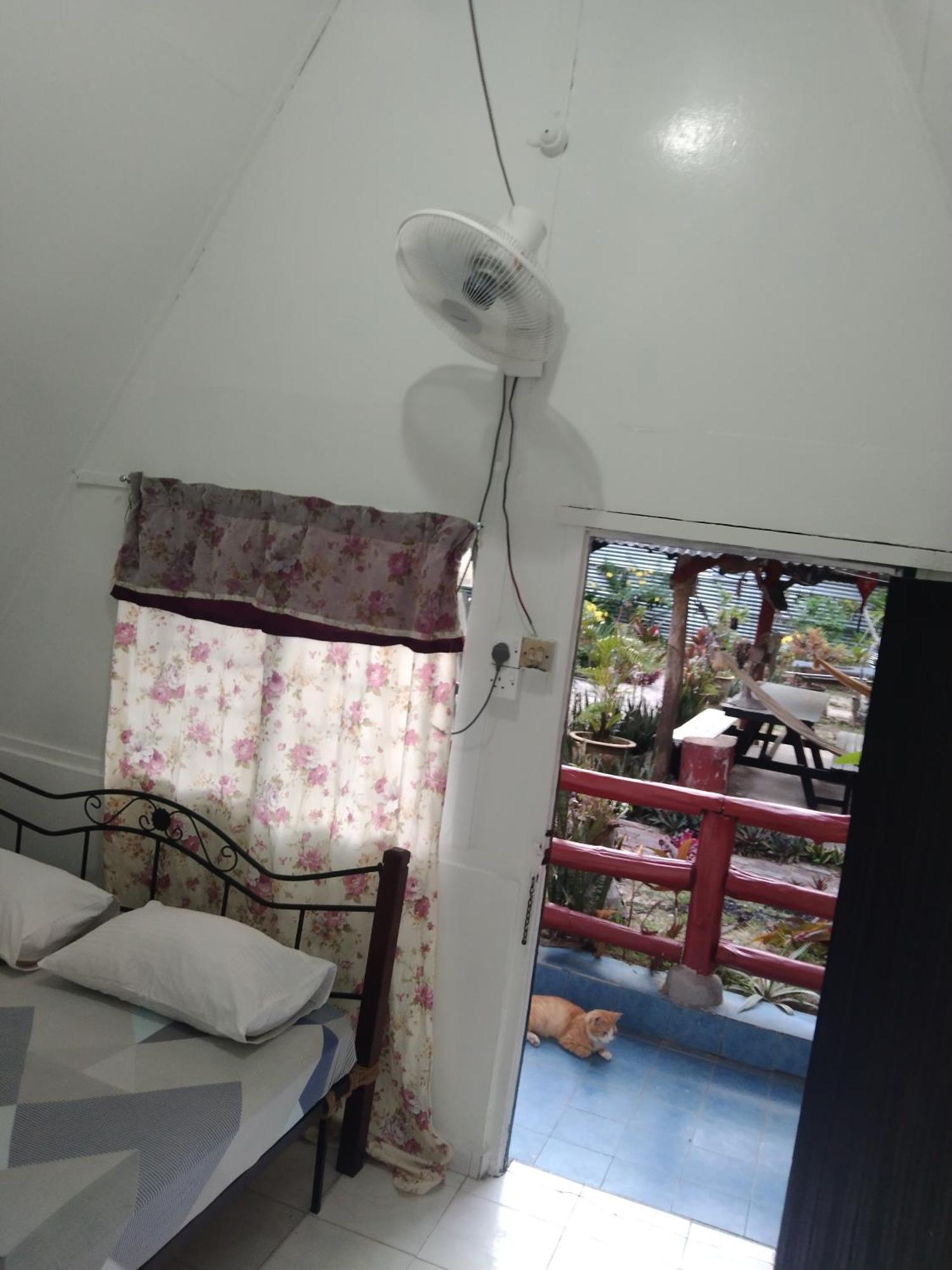 Готель Nazri Nipah Camp Pangkor Кампунг-Телюк-Ніпа Номер фото