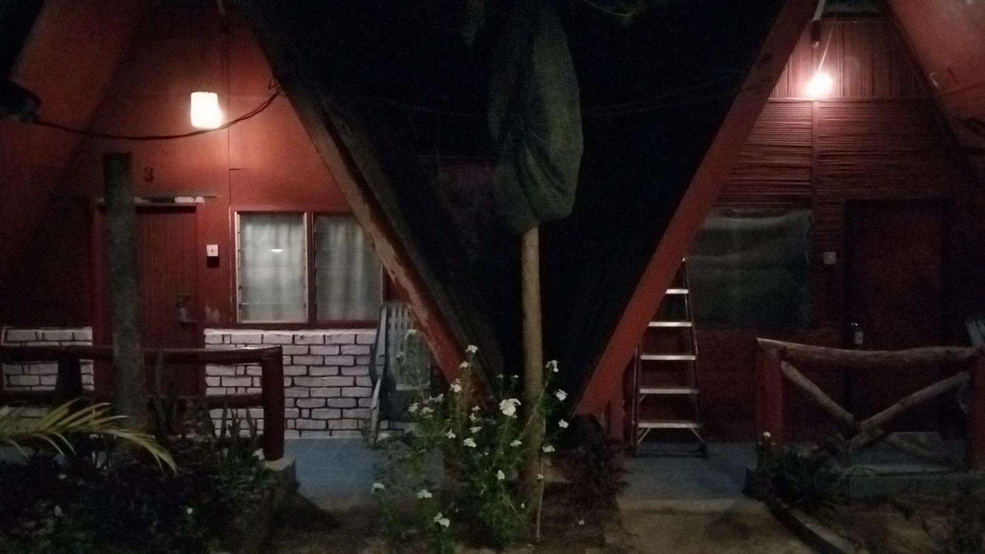 Готель Nazri Nipah Camp Pangkor Кампунг-Телюк-Ніпа Номер фото