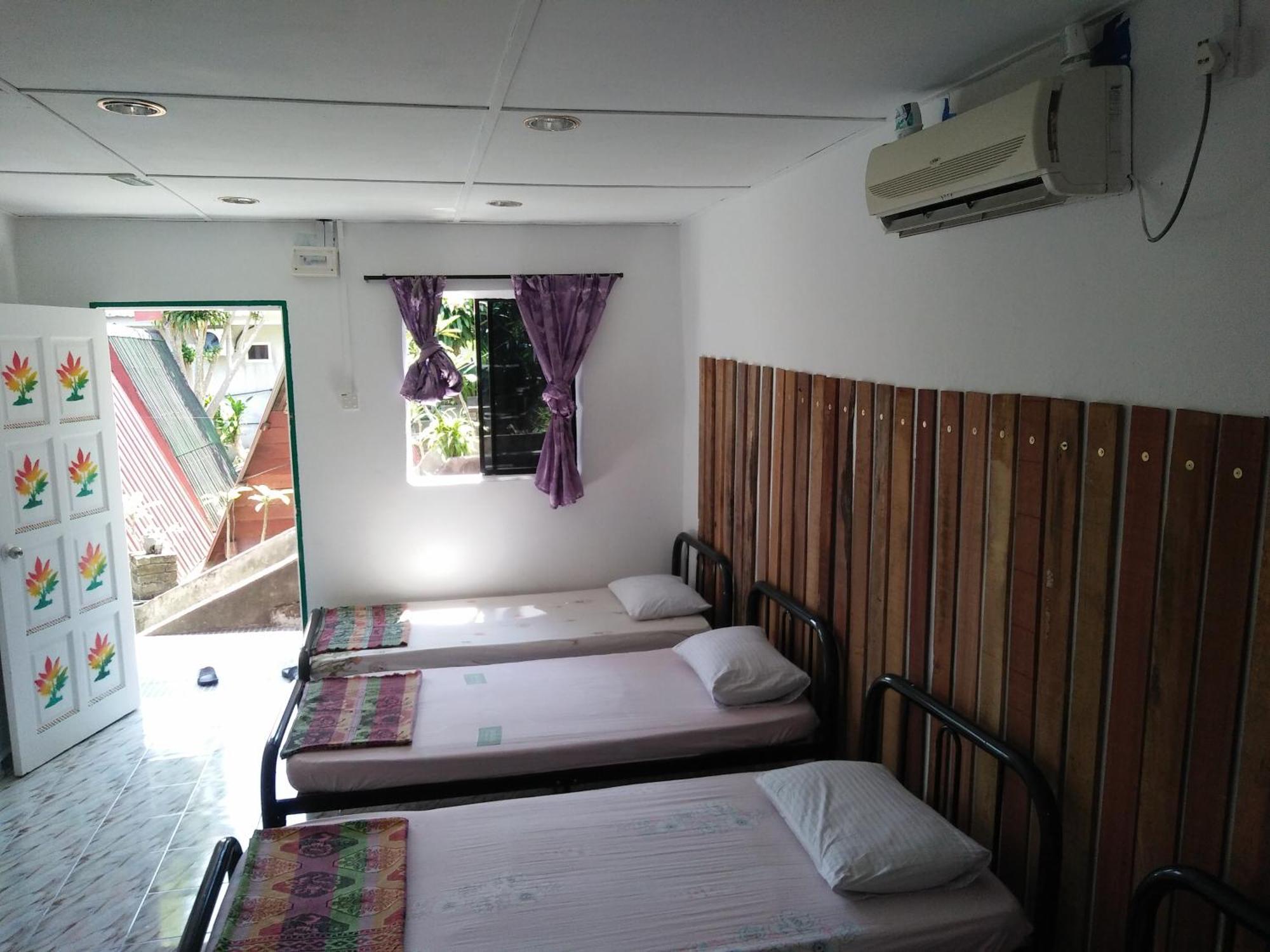 Готель Nazri Nipah Camp Pangkor Кампунг-Телюк-Ніпа Номер фото