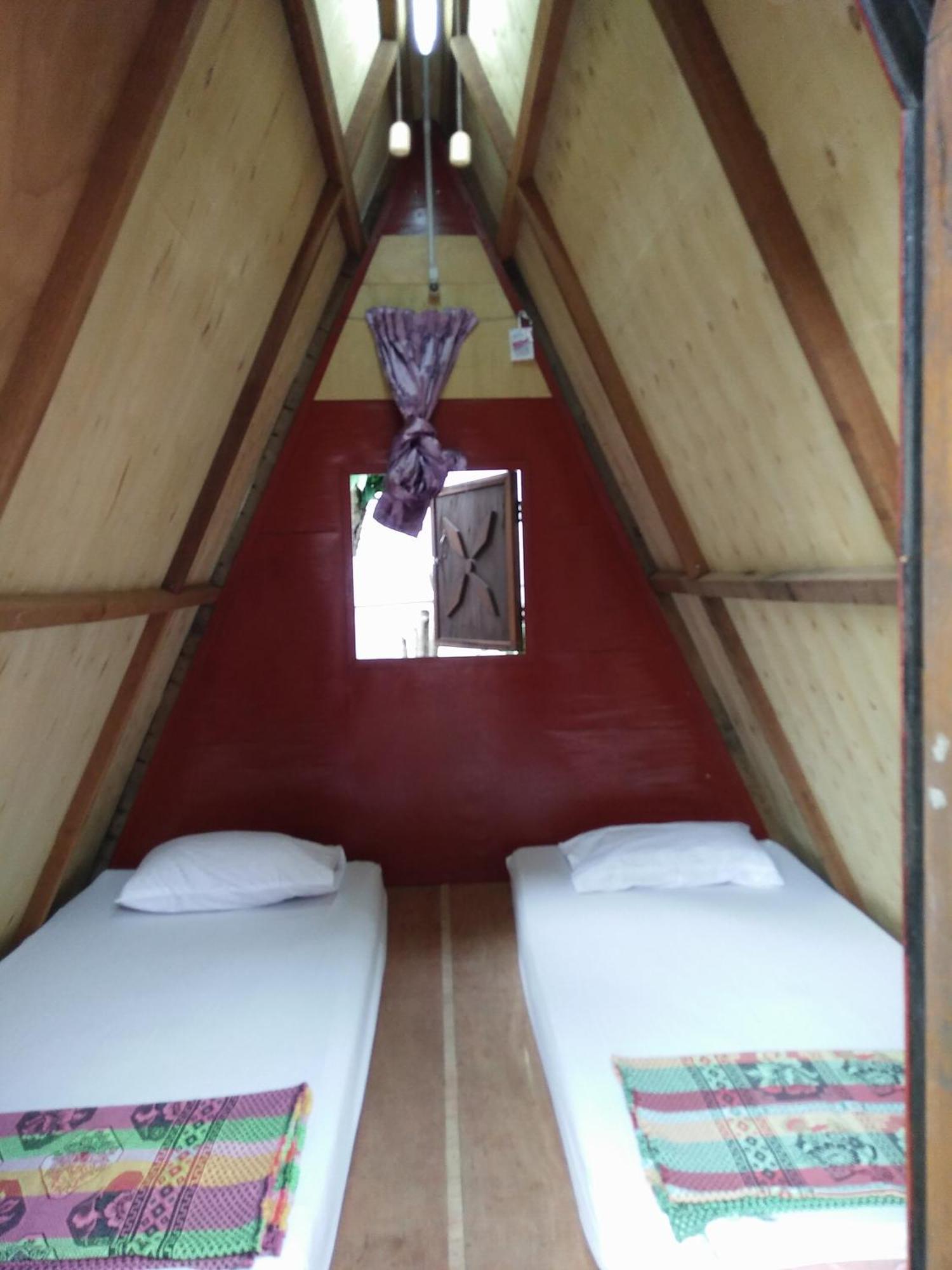 Готель Nazri Nipah Camp Pangkor Кампунг-Телюк-Ніпа Номер фото