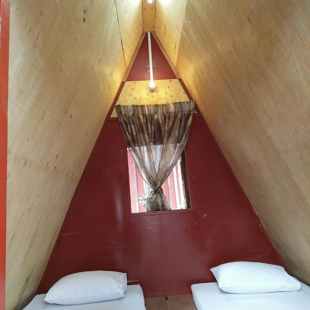 Готель Nazri Nipah Camp Pangkor Кампунг-Телюк-Ніпа Номер фото