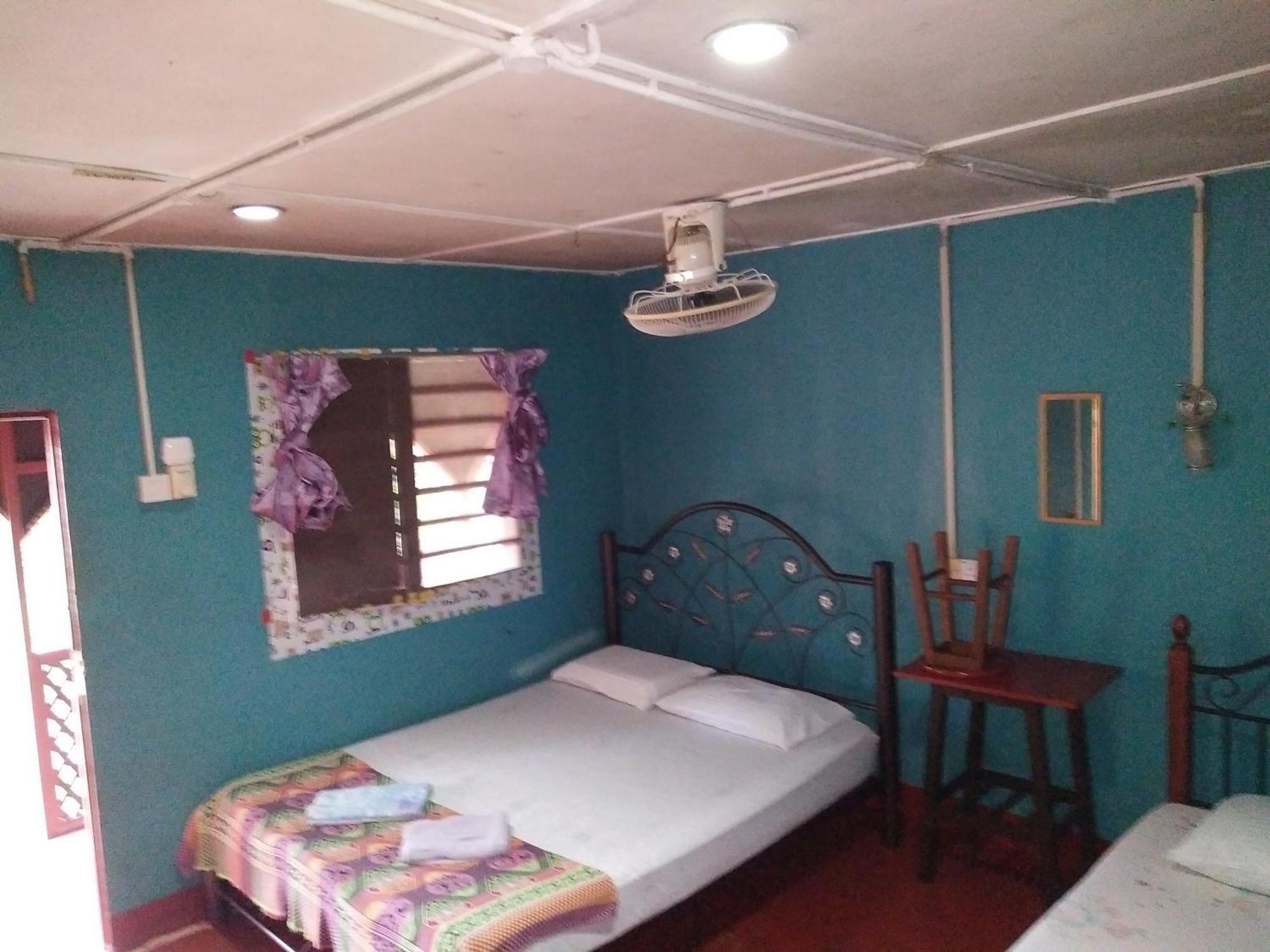 Готель Nazri Nipah Camp Pangkor Кампунг-Телюк-Ніпа Номер фото