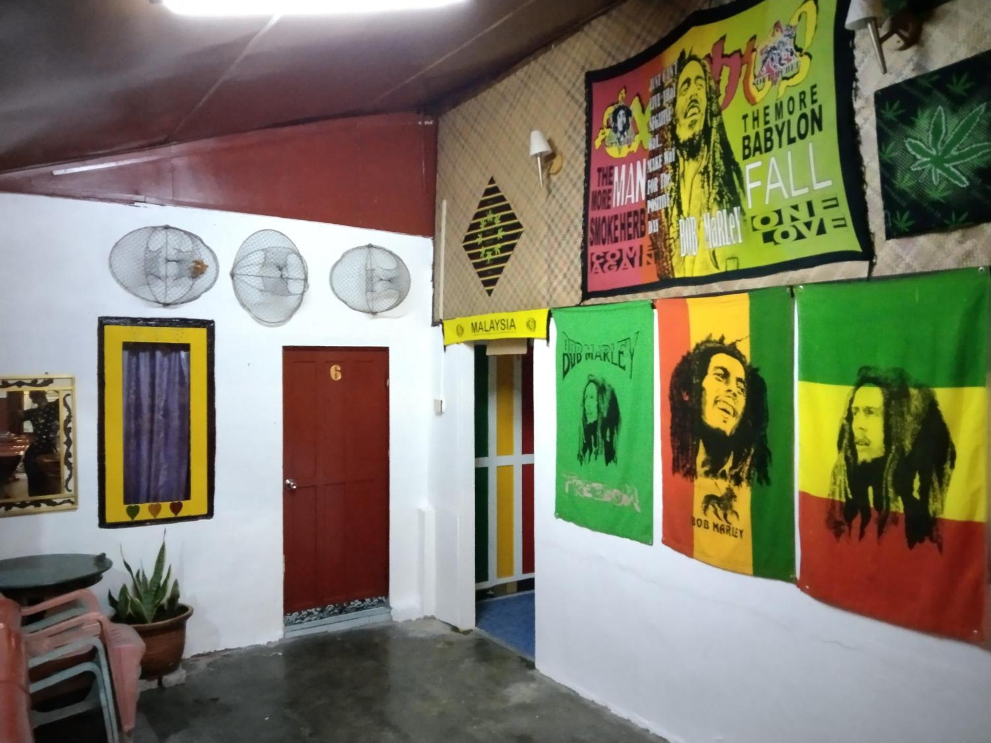 Готель Nazri Nipah Camp Pangkor Кампунг-Телюк-Ніпа Номер фото