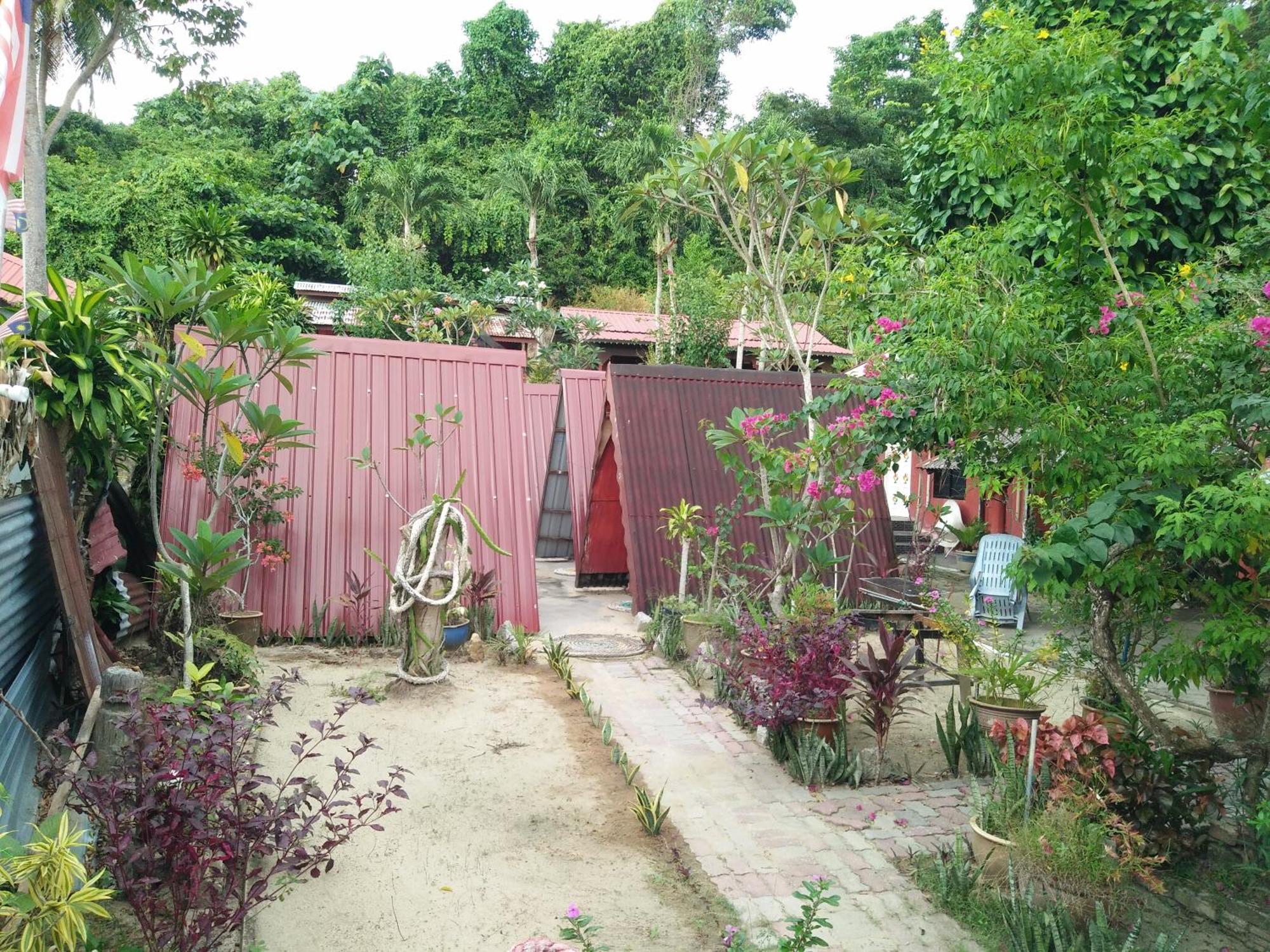 Готель Nazri Nipah Camp Pangkor Кампунг-Телюк-Ніпа Номер фото
